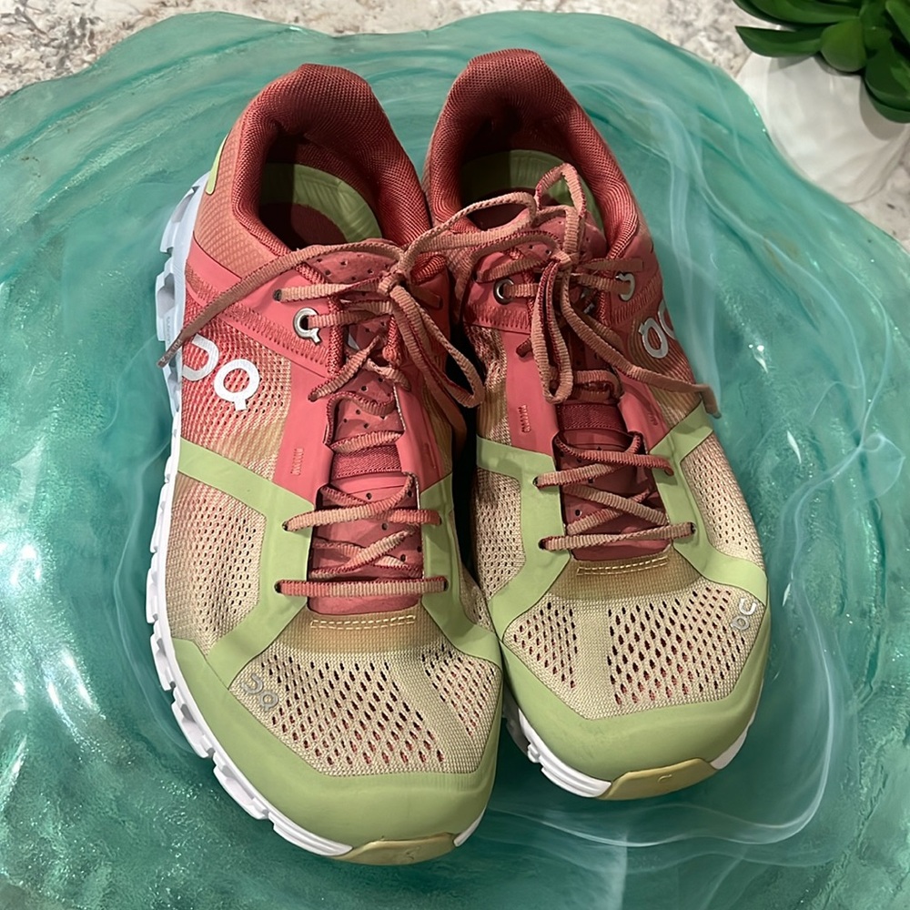 Great shoes for everyday wear, walking or for your active lifestyle.